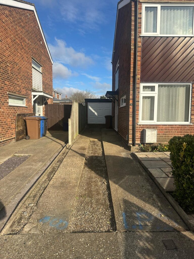 block paved driveway ipswich before